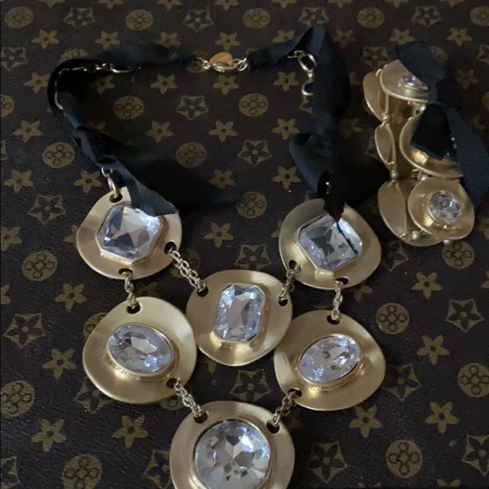 Gold rhinestone ribbon and bracelet set